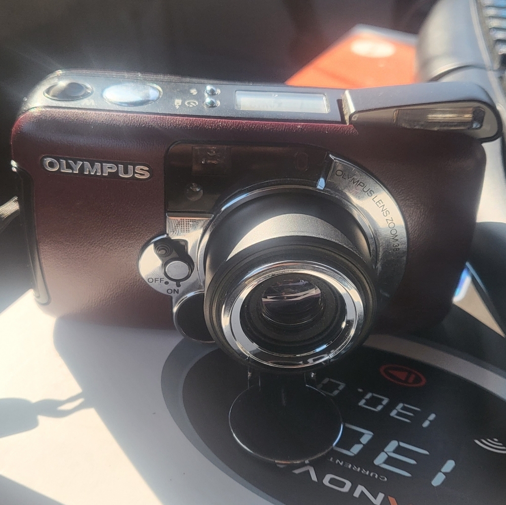 Olympus LT Zoom 105 Compact 35mm Point and Shoot Film Camera Used.